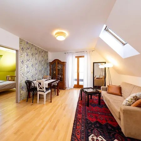 Bed & Breakfast Café Marie -